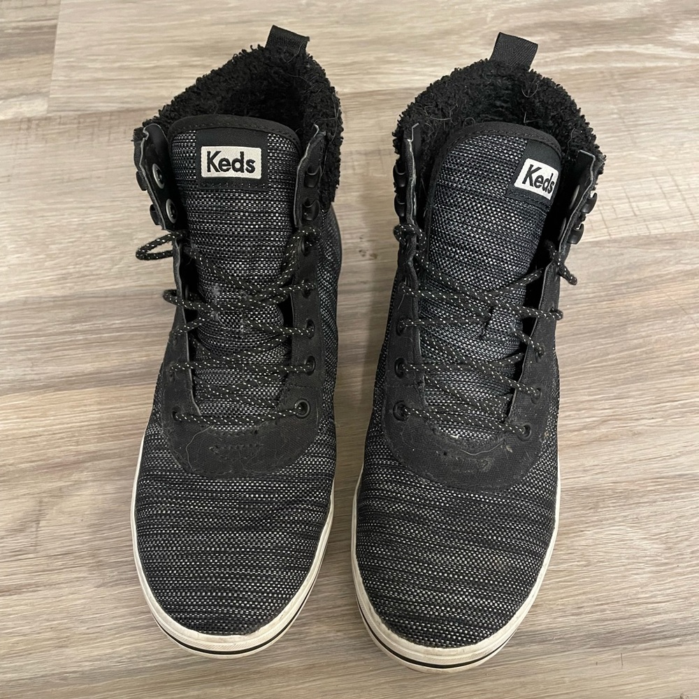 Less waterproof high tops size 7.5